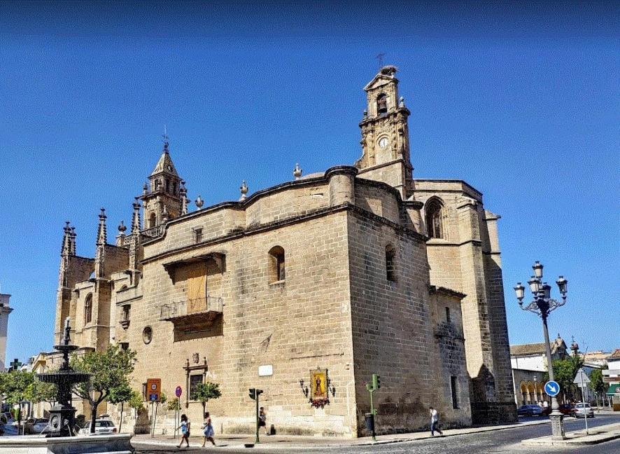 Apartamentos Iglesia De Santiago Jerez de la Frontera Luaran gambar